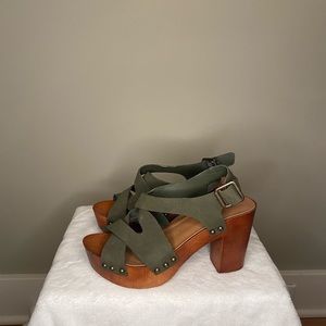 Madden Girl by Steve Madden olive green heels 7.5